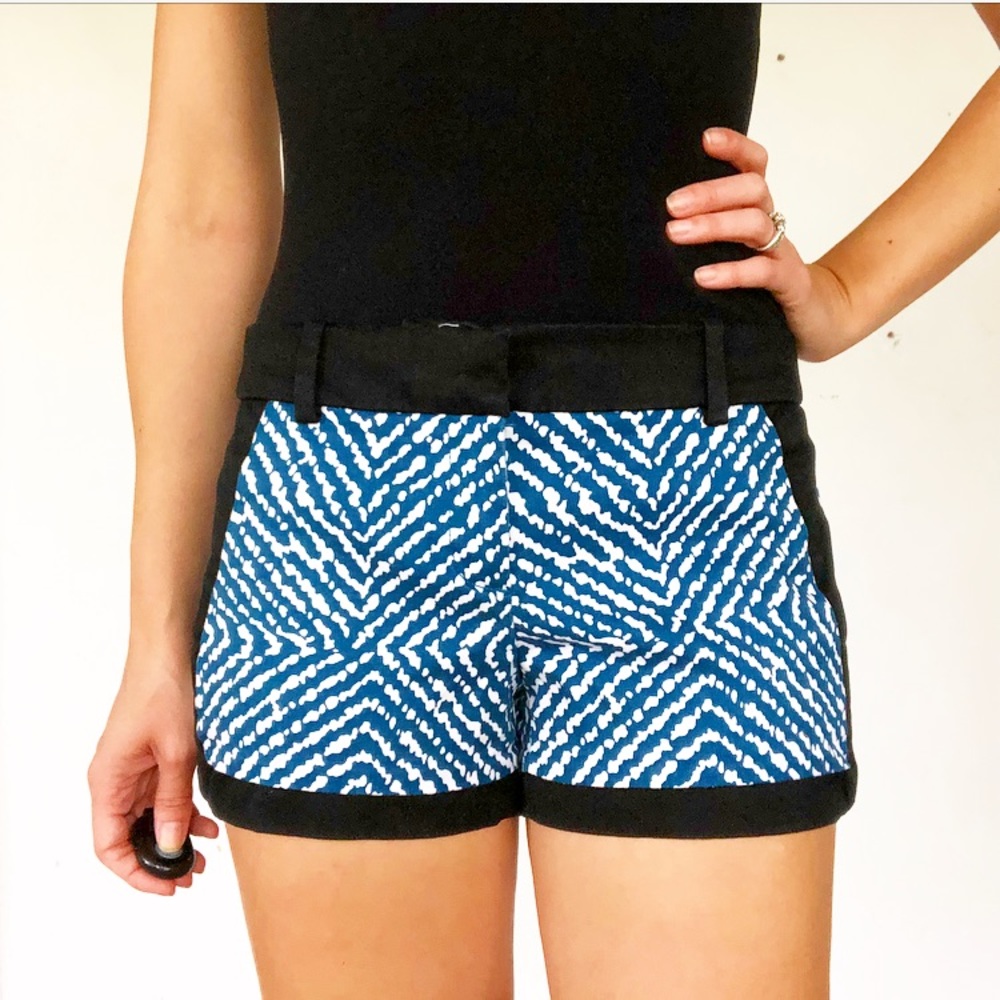 J. Crew blue white chevron pattern chino shorts size 00